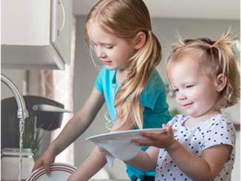 kids washing dishes - home comfort solution page image